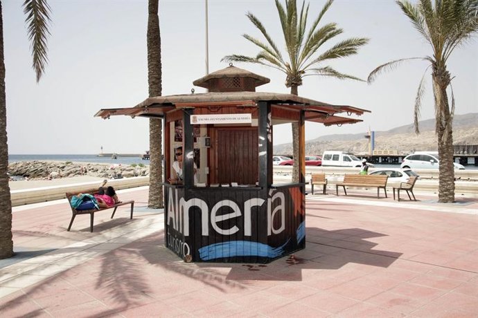 Imagen Del Paseo Marítimo De Almería