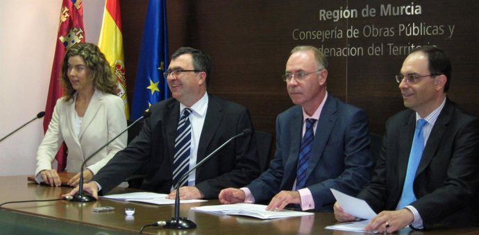 Pérez, Ballesta, Navarro Y Martínez