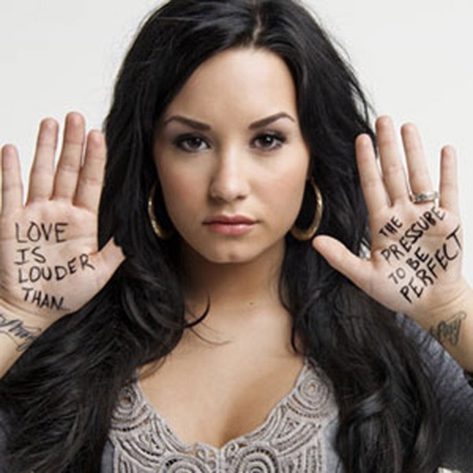 Demi Lovato En Una Campaña Contra La Anorexia