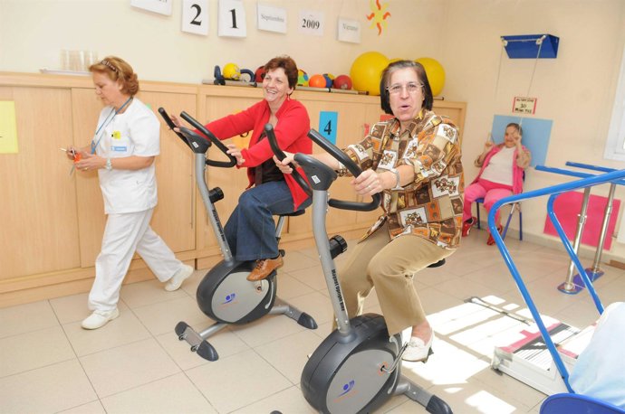 Mayores En Un Centro De Día