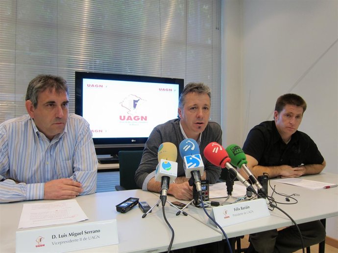 El Presidente De La UAGN, Junto Al Vicepresidente Y Un Vocal Del Sindicato.