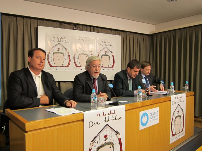 El Presidente Del COPELI Junto A Representantes De La DGA Y Del Ayt. De Zaragoza