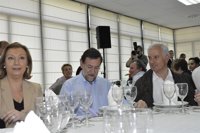 Rajoy (PP) atribuye a Zapatero "los mayores recortes sociales" de la democracia