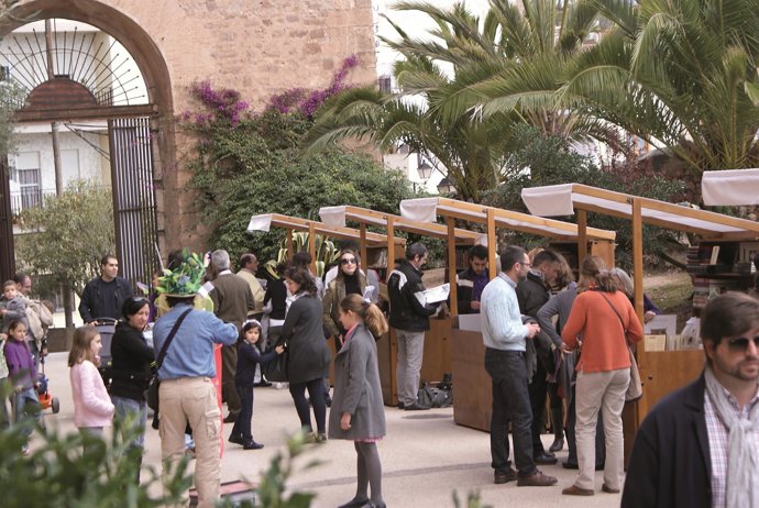 Mercat Del Llibre De El Puig (Valencia).
