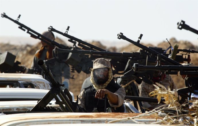 Rebeldes En La Ofensiva Terrestre En Libia