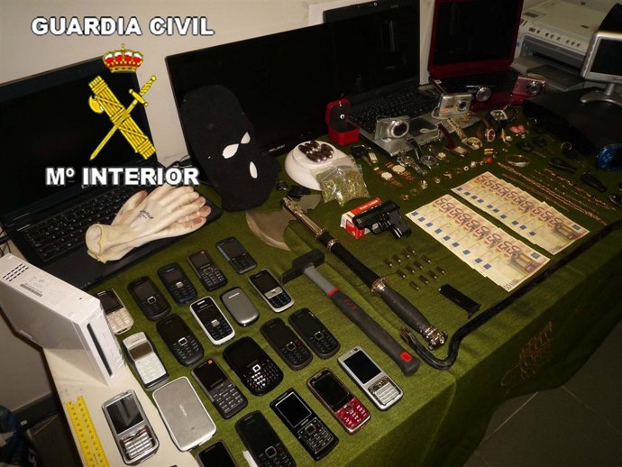 Incautación De Objetos En Operación De La Guardia Civil 