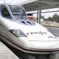 Revilla está seguro al 100% de que llega el AVE, pero "por si acaso" cree bueno seguir de presidente "vigilando"