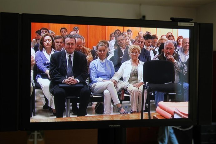 Campanario Y Su Madre En La Tercera Sesión Del Juicio De La Operación Karlos