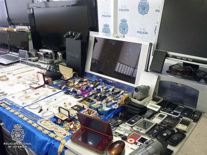 Objetos recuperados en una operación en Almería