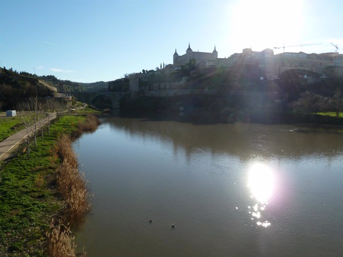 Rio Tajo a su paso por Toledo 