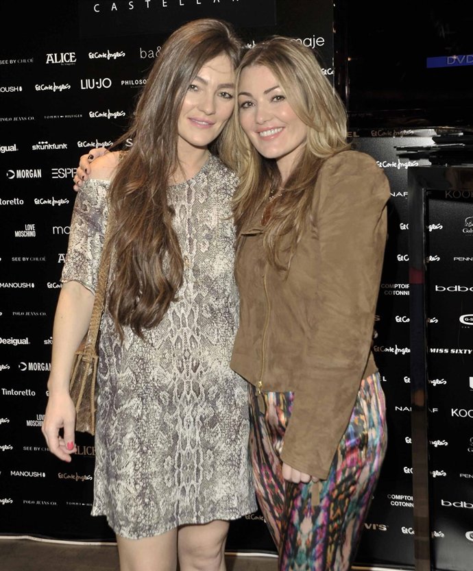 Posado De Las Hermanas Montero, Idoia Y Amaia