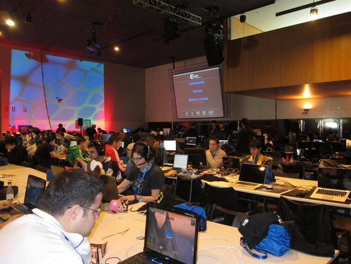 Centenares De Jóvenes En El Arranque Del Xuventude Galicia Net 2011