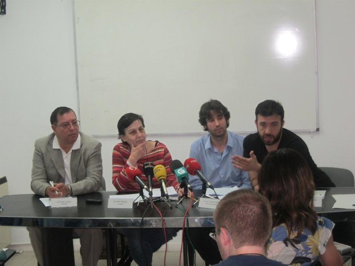 Conferenciantes Contra El Reglamento De La Ley De Extranjería