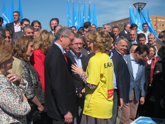 Aguirre Con La Camiseta Del Alcorcón