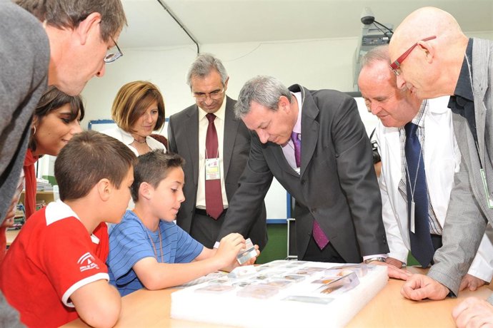 El Consejero De Educación, Francisco Álvarez De La Chica