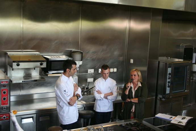 Belén Juste Felicita A Evarist Miralles Y David Vizcaíno