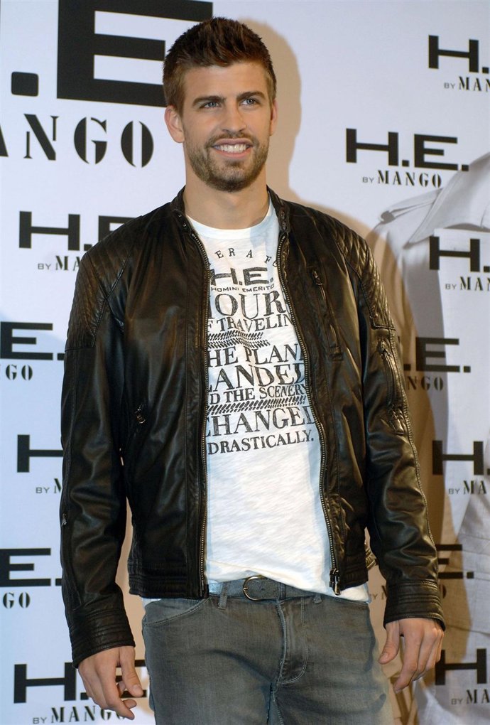 Piqué En La Presentación De La Línea Masculina De Mango