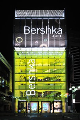 Nueva Tienda De Bershka En Japón