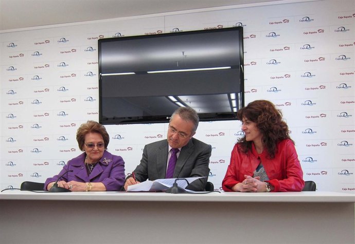 El Director De La Obra Social De Caja España- Duero En León, Dionisio Domínguez,