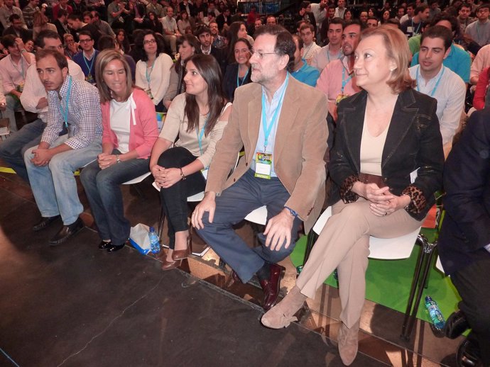 Mariano Rajoy Y La Candidata Luisa Fernanda Rudi