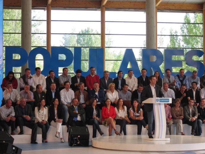 El Presidente Del Ppdeg, Alberto Núñez Feijóo, En Su Intervención En Santiago