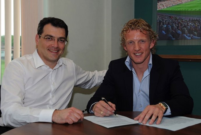 Dirk Kuyt Renueva Con El Liverpool