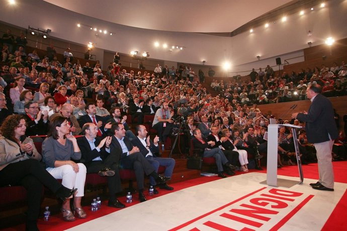 Imagen De La Convención Autonómica Del PSPV En Valencia