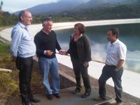 Siete personas pasan la noche fuera de sus casas por la rotura de la balsa de Barlovento (La Palma)