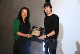 La Directora General De Turismo Entrega El Primer Premio Del Concurso