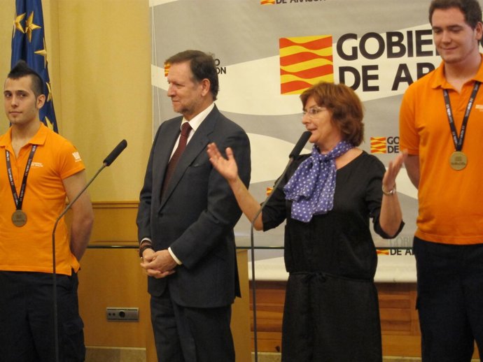 Marcelino Iglesias, María Victoria Broto Y Alumnos Ganadores De Spain Skills