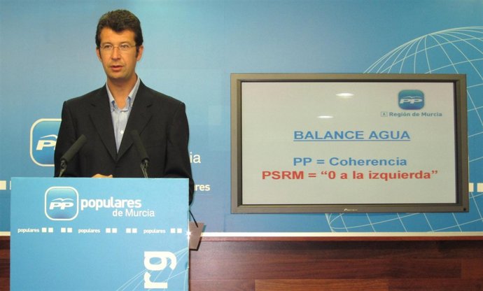 El Portavoz Del Grupo Parlamentario Popular, Juan Carlos Ruiz