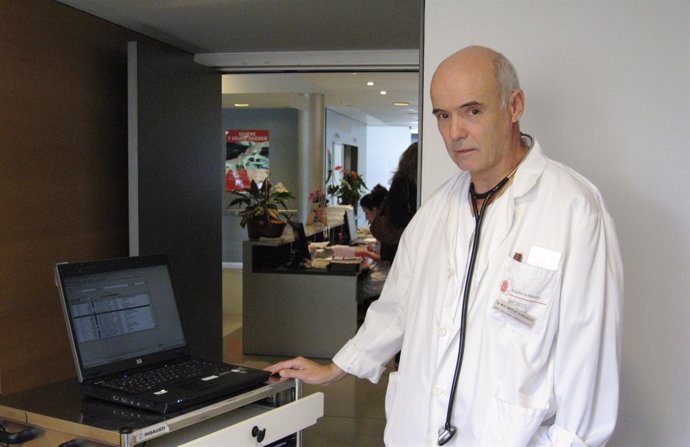 El Doctor Miguel Ángel Imízcoz Presenta Una Aplicación Informática Del SNS.