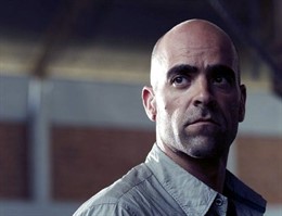 El Actor Luis Tosar En También La Lluvia