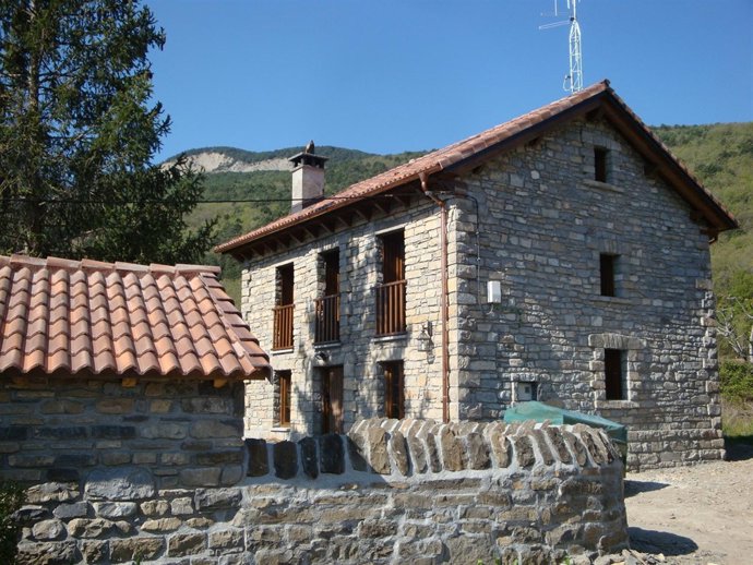 La Casa De Los Maestros De Escuer Se Rehabilita Como Vivienda