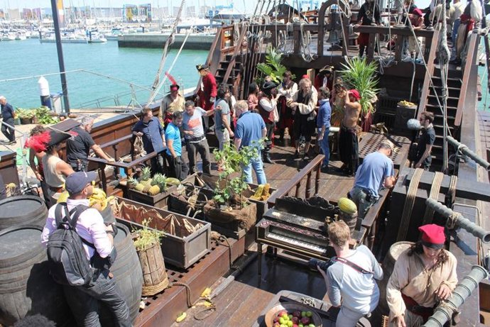 Rodaje De Un Anuncio Publicitario En La Nao Victoria