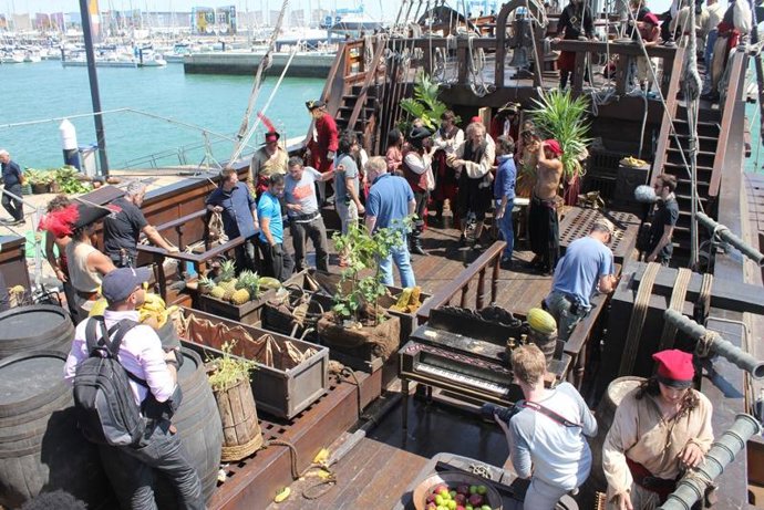 Rodaje De Un Anuncio Publicitario En La Nao Victoria