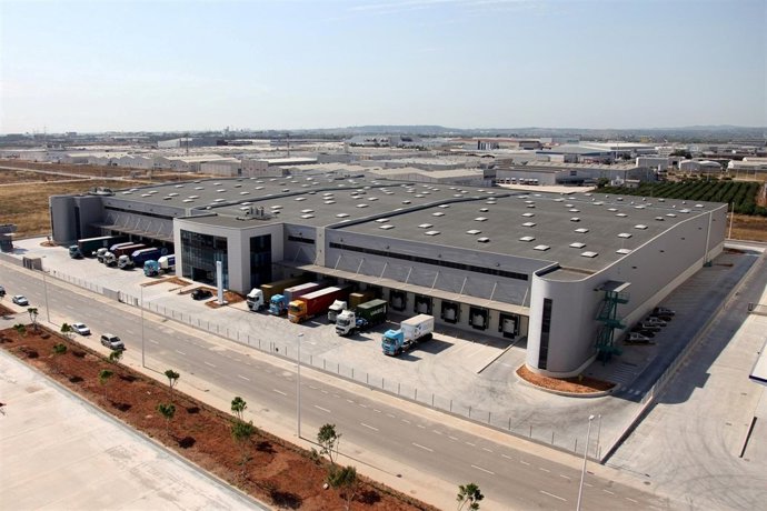 Cubierta Solar En  Ribarroja Del Turia