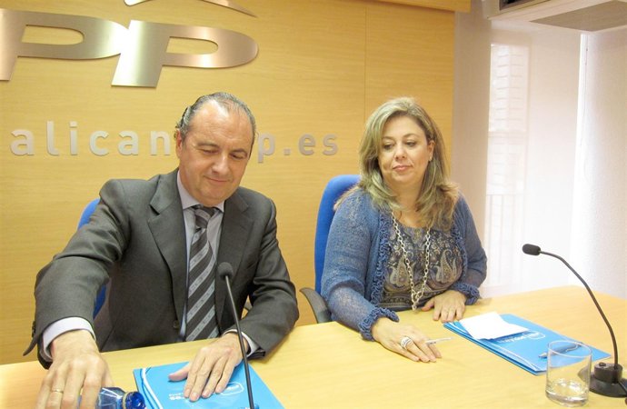 J.J. Ripoll Y Macarena Montesinos En La Rueda De Prensa Ofrecida Este Martes