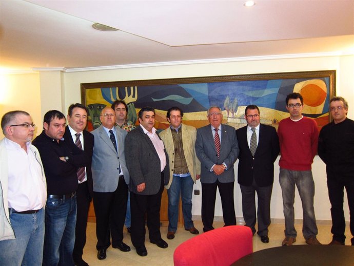 Representantes De Pasteleros Junto Con El Director Del Museo De Chocolate