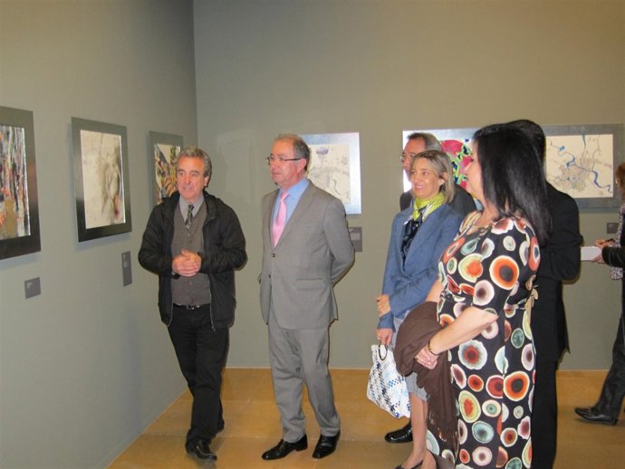 Visita De Gimeno A La Exposición Visión Emocional