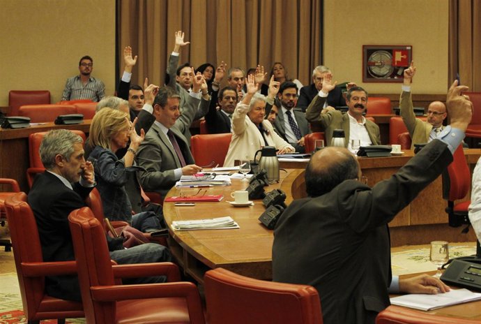 Votación En El Congreso De Ampliar La Misión En Libia