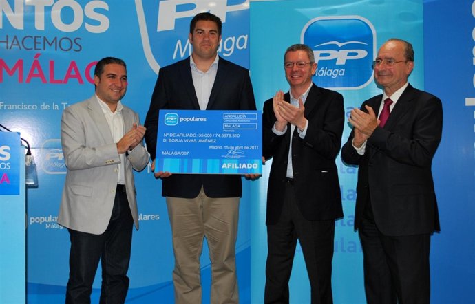 Elías Bendodo, Gallardón Y De La Torre Entregan El Carné Del PP A Borja Vivas