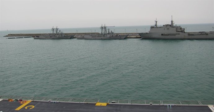 Buques En La Base Naval De Rota (Cádiz)