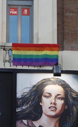 Orgullo gay en la sede del PSM