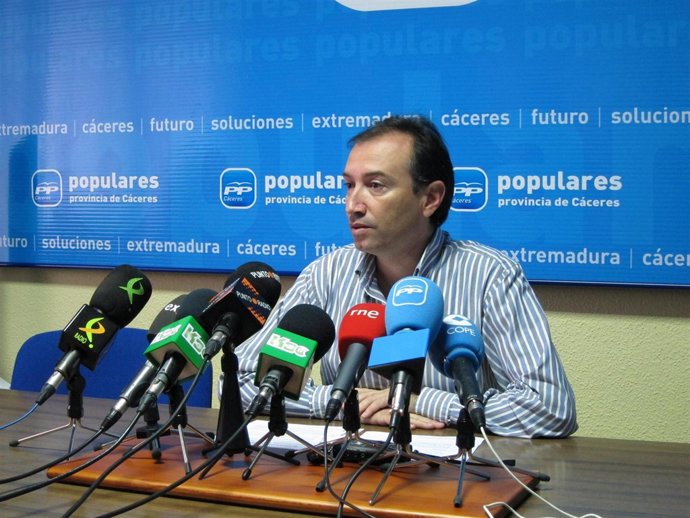 LISTAS DEL PP EN AYTOS. FOTO EP