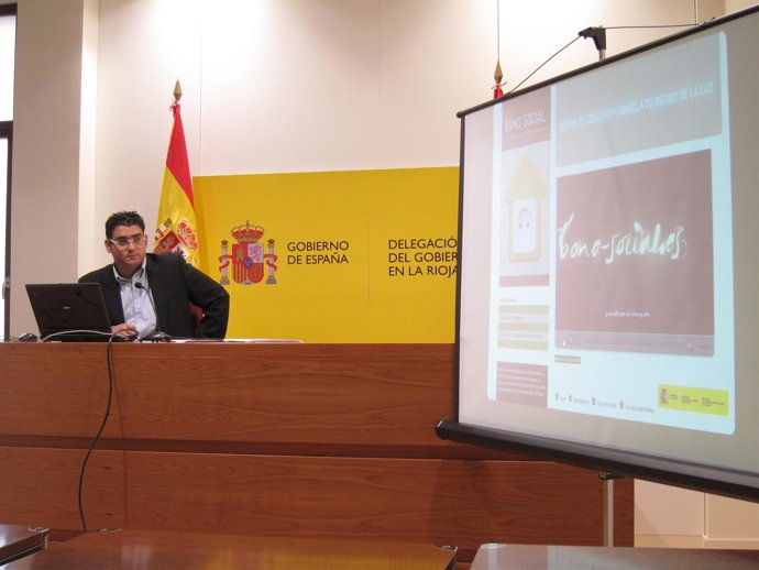 Gustavo Gauthier Durante La Rueda De Prensa