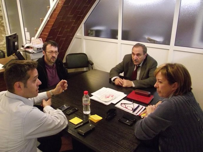 Marga Sanz Con Eliseu Climent A Su Derecha