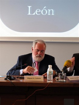 El Presidente De La Comisión Mixta Para La UE, Miguel Arias Cañete.