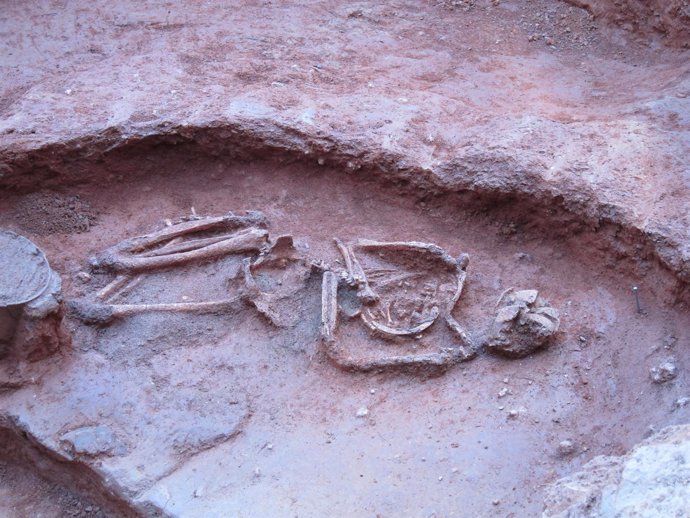 Hallan La Inhumación De Una Mujer Neolítica De Hace 6.000 Años