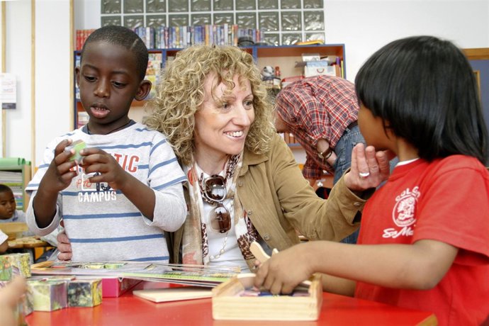 Díaz Tezanos visita el colegio San Martín